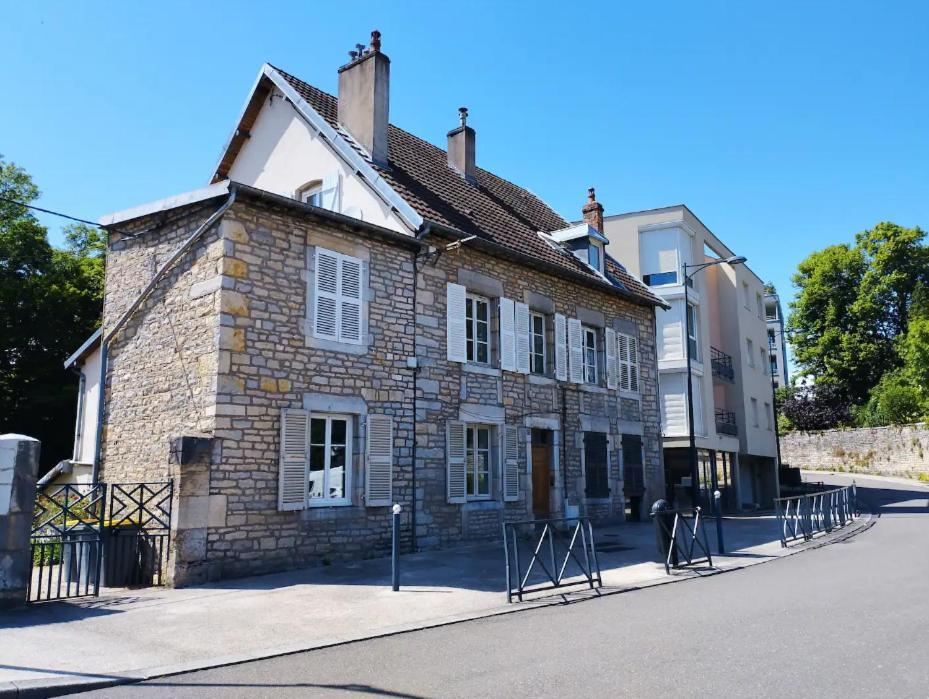Les Glycines, un air de campagne à la ville Besançon Exterior foto